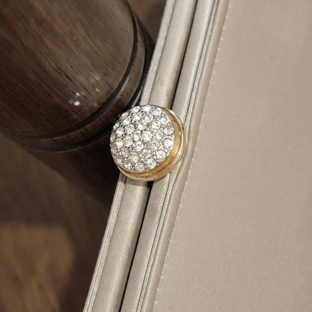 VTG Preview Collection Handbag. Silver Fabric with Diamond Closure. Very Cute! - Picture 5 of 5